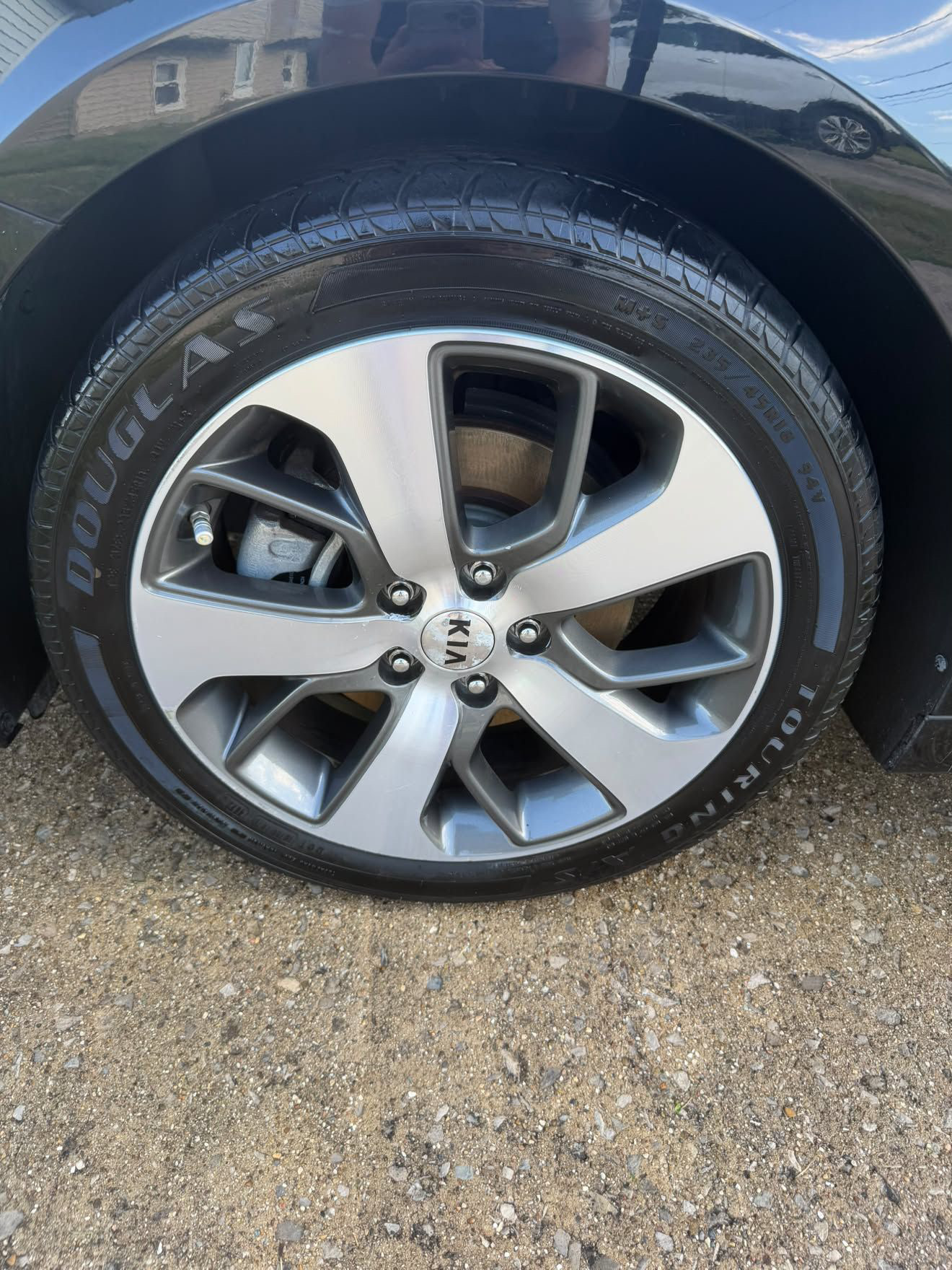Kia wheel and tire after detailing